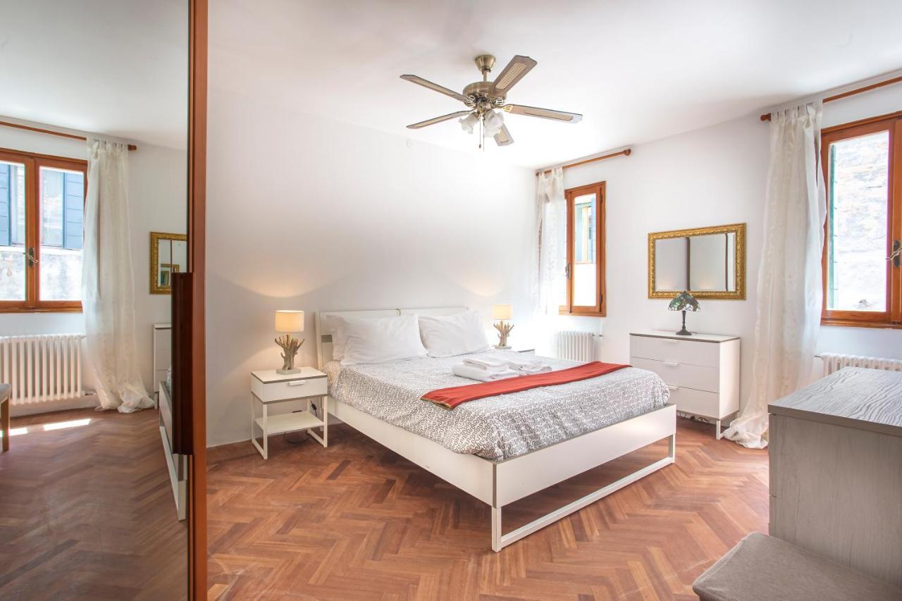 Апартаменты Near San Marco 7 Pax Wifi 2 Bedroom *